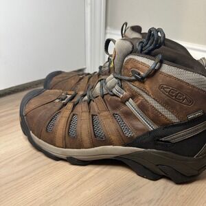 Men's Keen Voyageur Mid hiking boot in brown US 12 EE